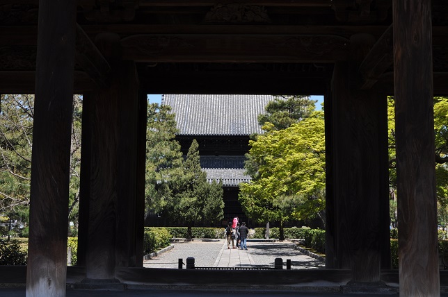 建仁寺の山門の画像