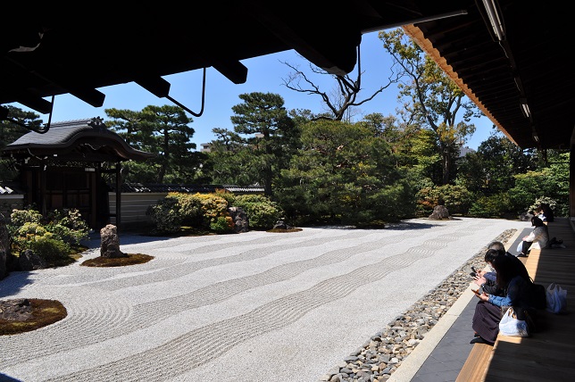 建仁寺の庭園の画像