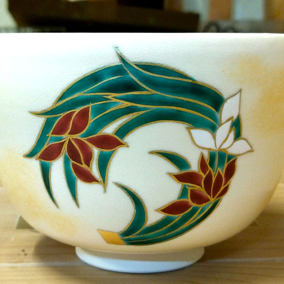 抹茶碗四君子の蘭の絵の拡大画像
